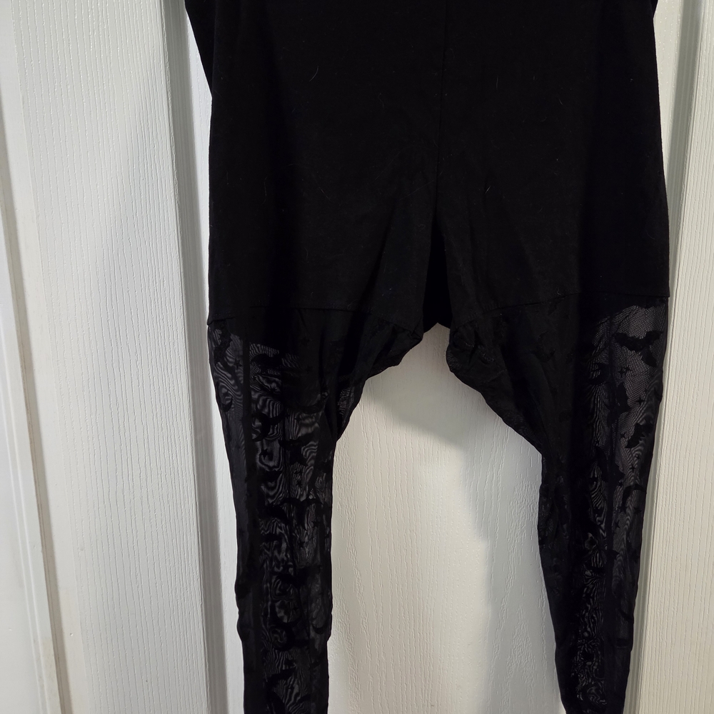 Torrid Full Length Comfort Waist Flocked Legging- Bats & Moons- Size 2x - Picture 3 of 7